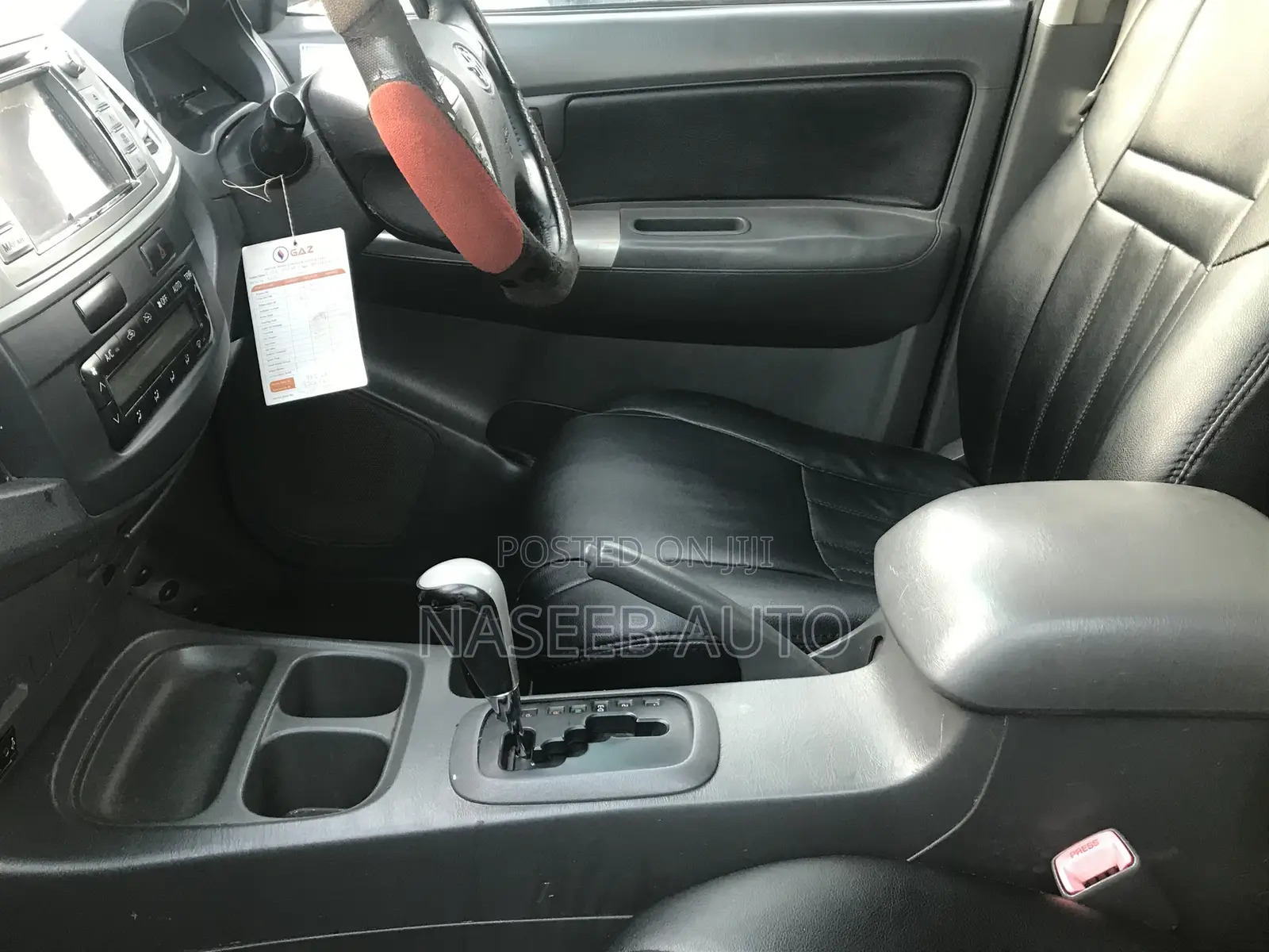 Toyota Hilux 2010 White