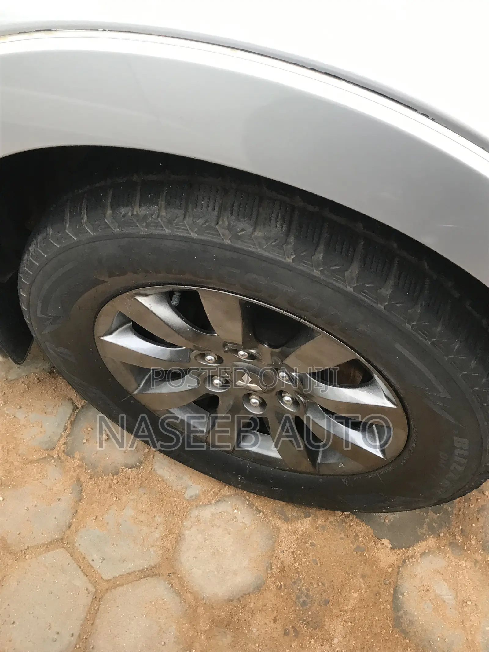 Mitsubishi Pajero 2011 Silver