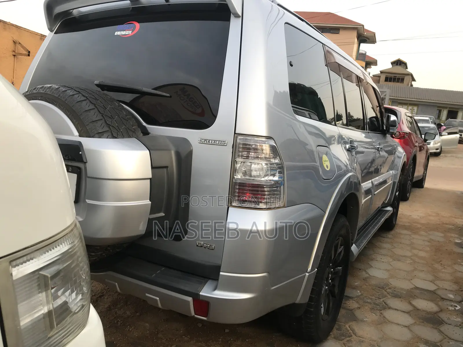 Mitsubishi Pajero 2011 Silver