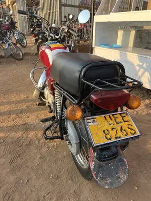 Bajaj Boxer 100 2021 Red