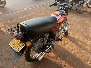 Bajaj Boxer 100 2021 Red