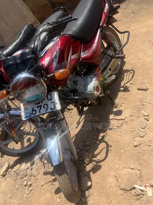 Bajaj CT 125X 2022 Red