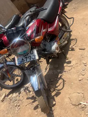Bajaj CT 125X 2022 Red