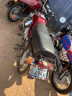 Bajaj Boxer 100 2024 Red