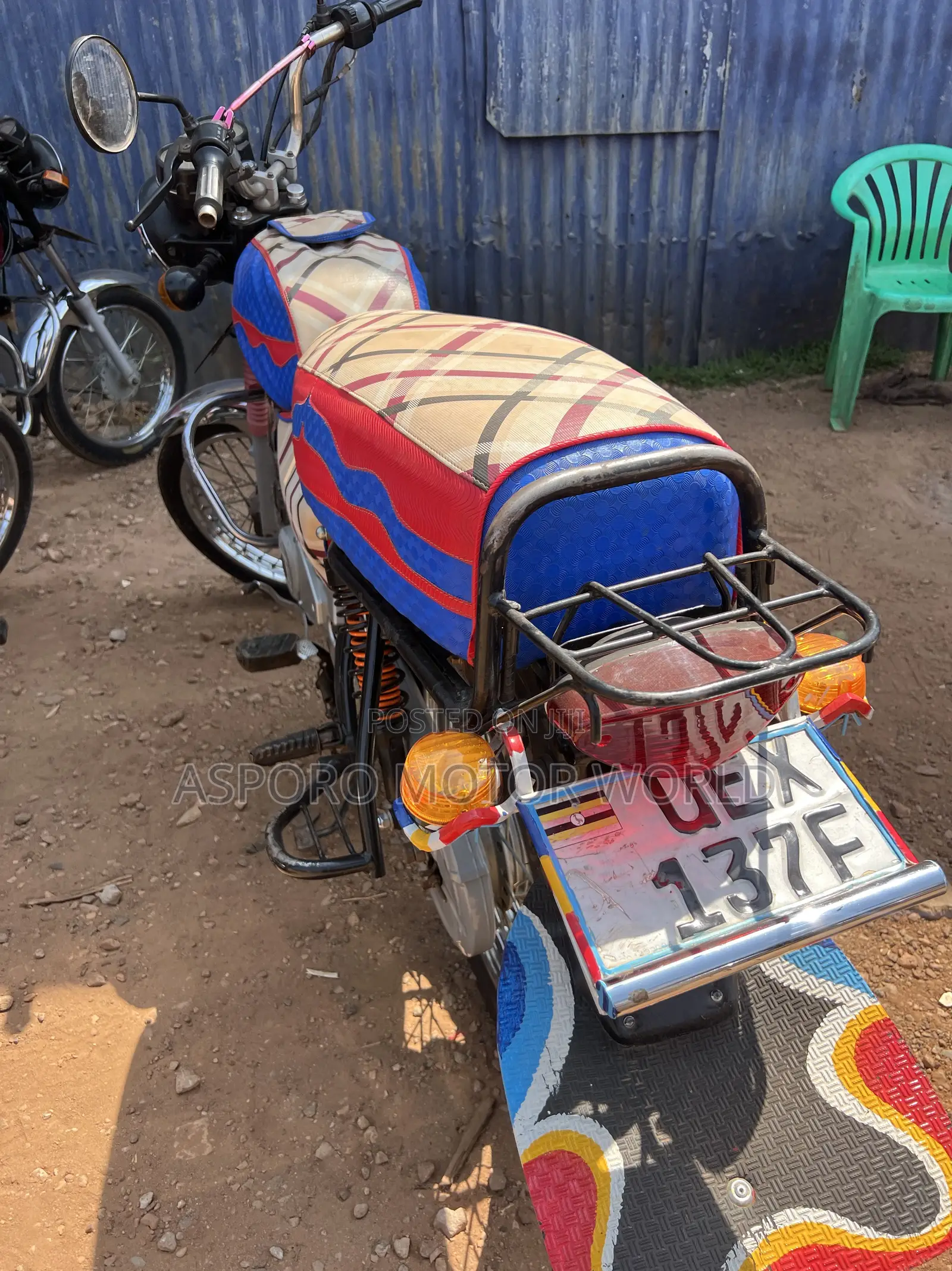 Bajaj Boxer 100 2022 Red