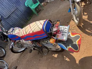 Bajaj Boxer 100 2022 Red