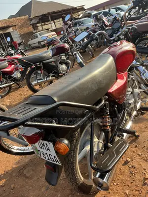 Bajaj Boxer 100 2025 Red