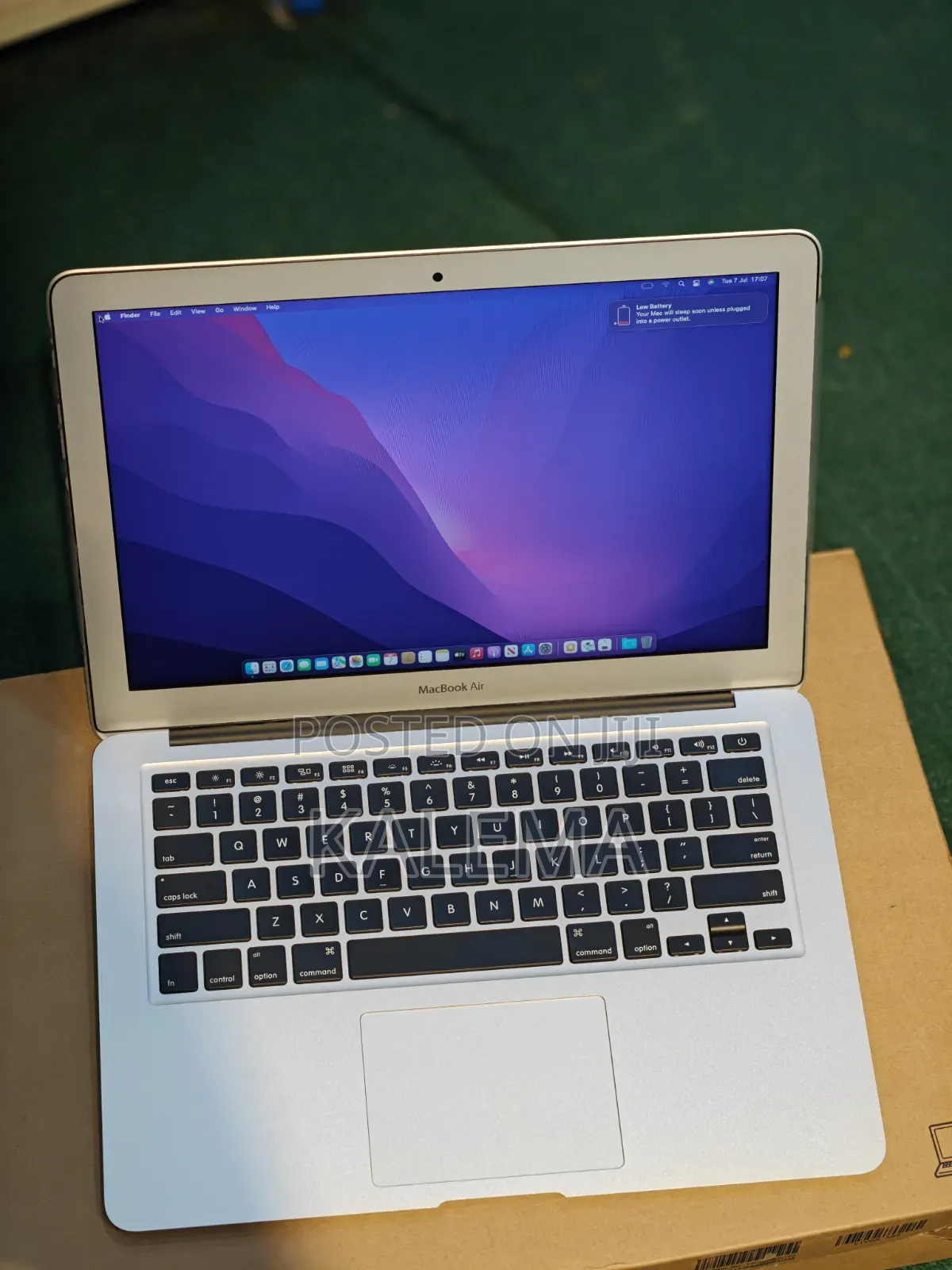 New Laptop Apple MacBook 2017 8GB Intel Core i7 SSD 128GB