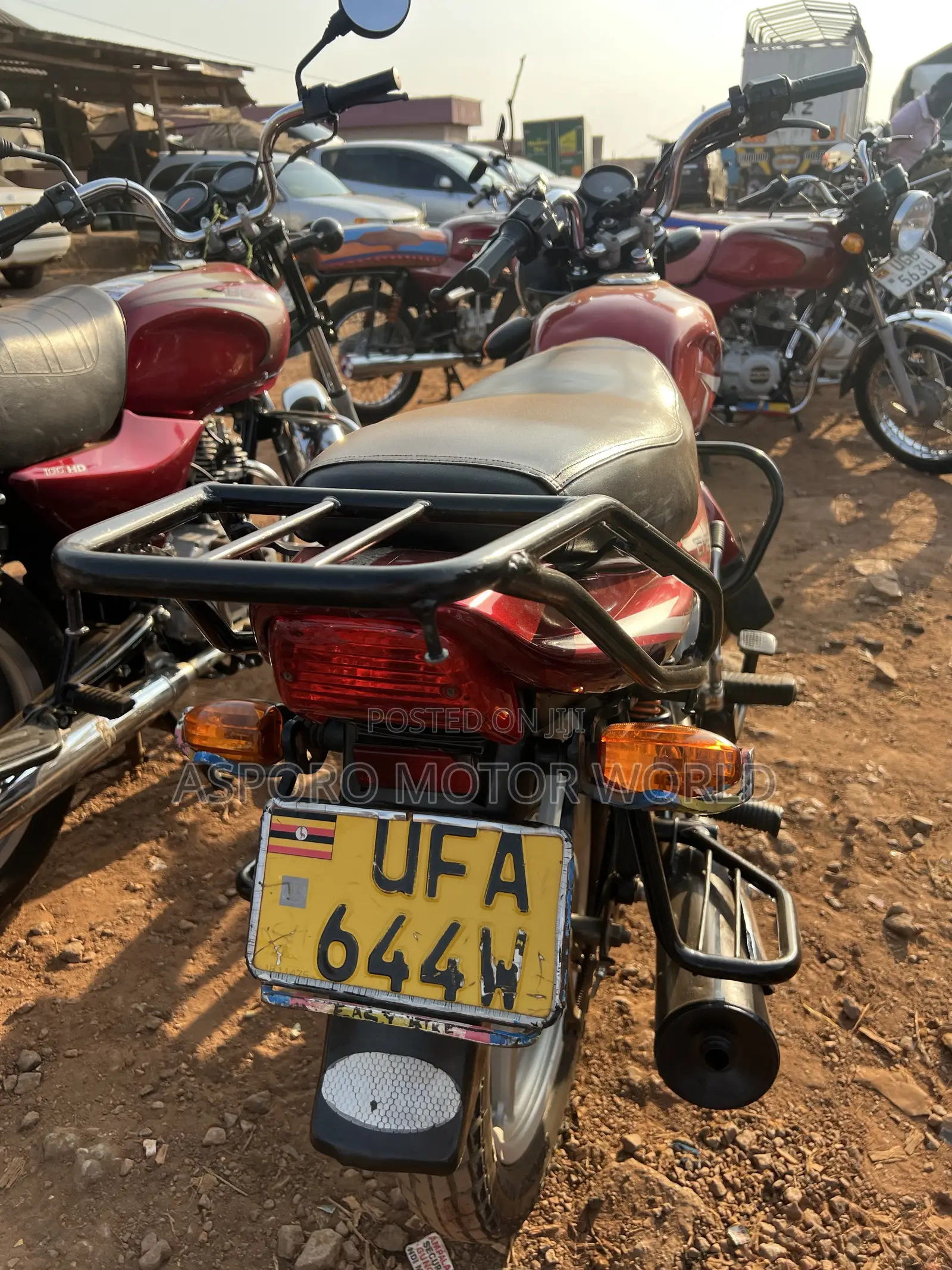 Bajaj CT 125X 2022 Red