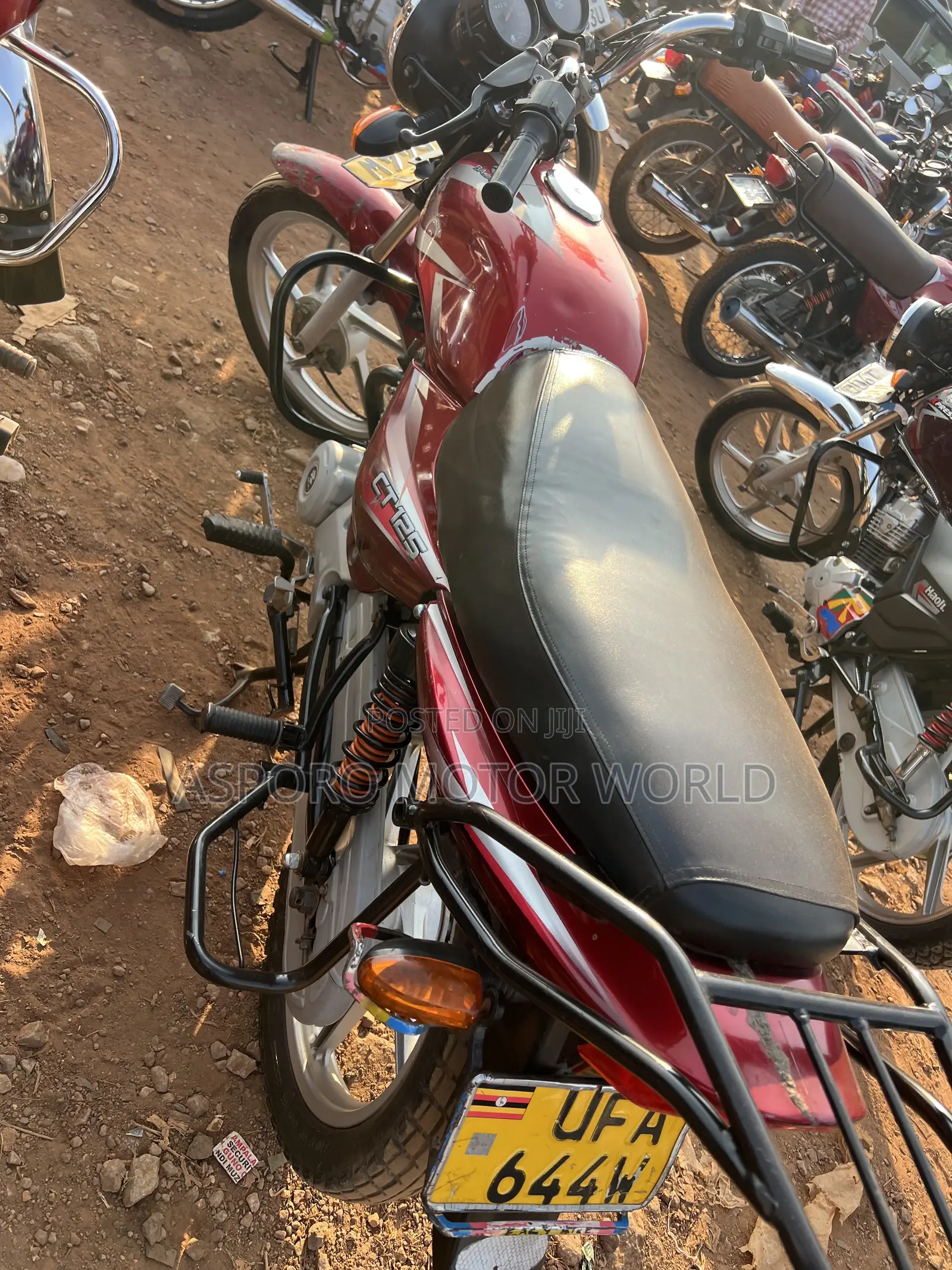 Bajaj CT 125X 2022 Red