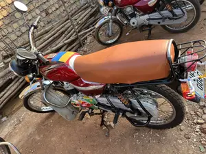Bajaj Boxer 100 2023 Red