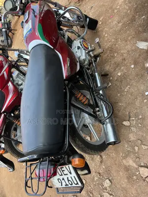 Bajaj Boxer 100 2021 Red