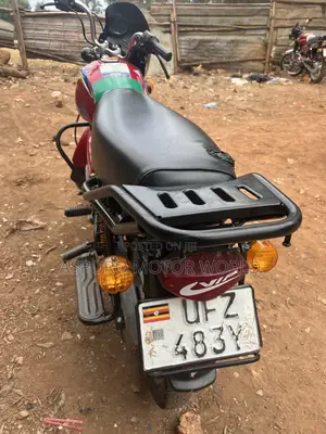 Bajaj CT 125X 2023 Red
