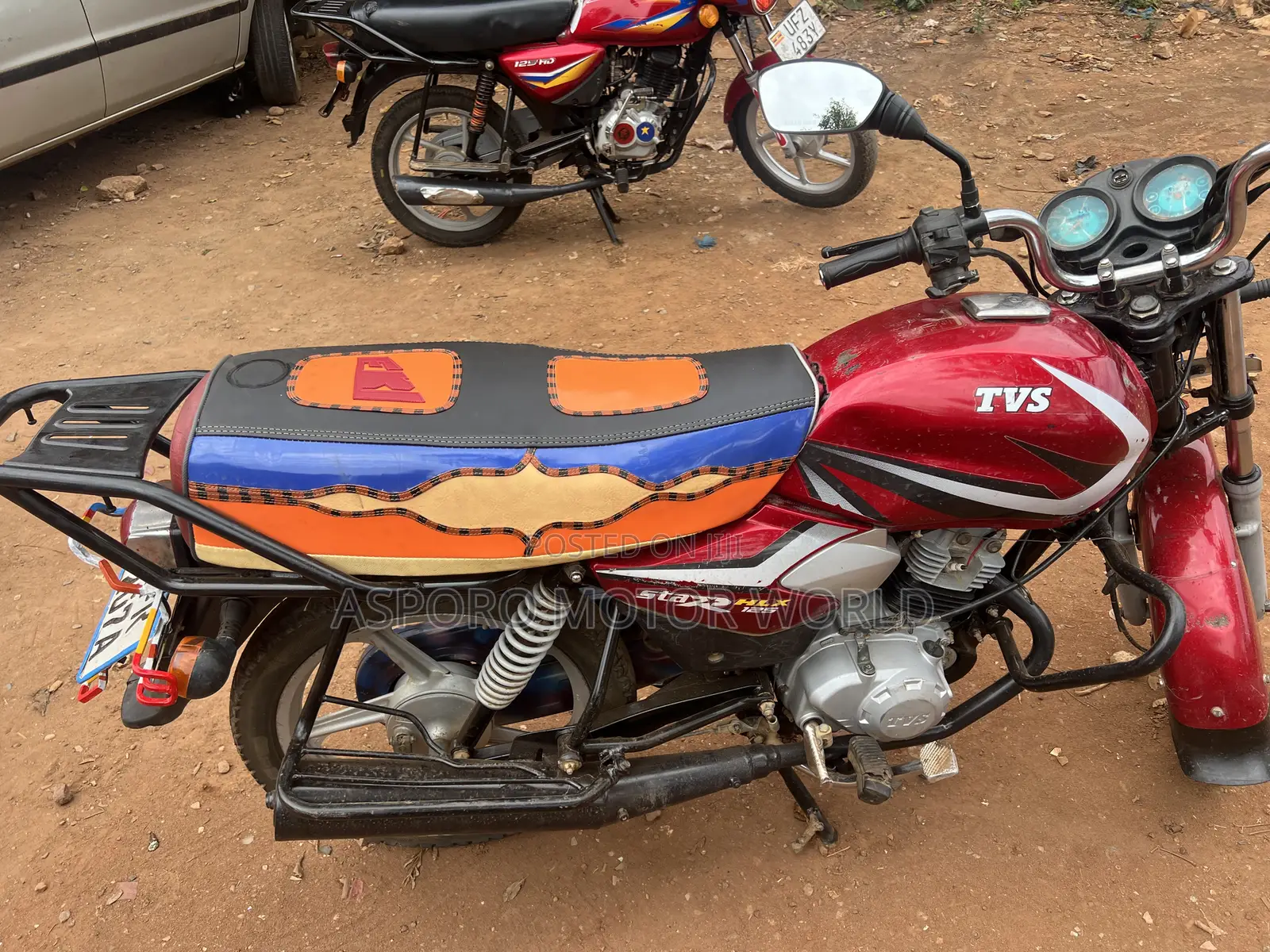 TVS HLX 125 2022 Red
