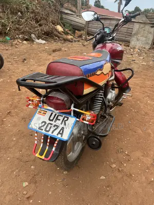 TVS HLX 125 2022 Red