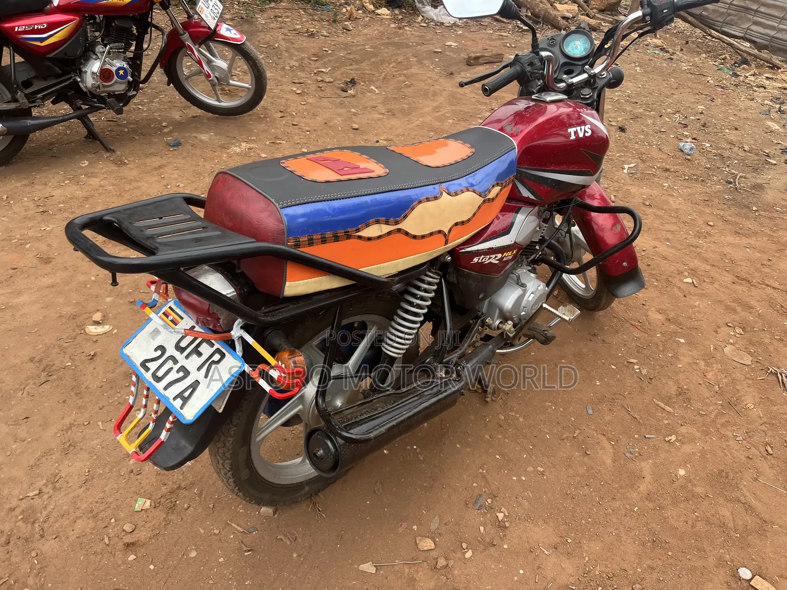 TVS HLX 125 2022 Red