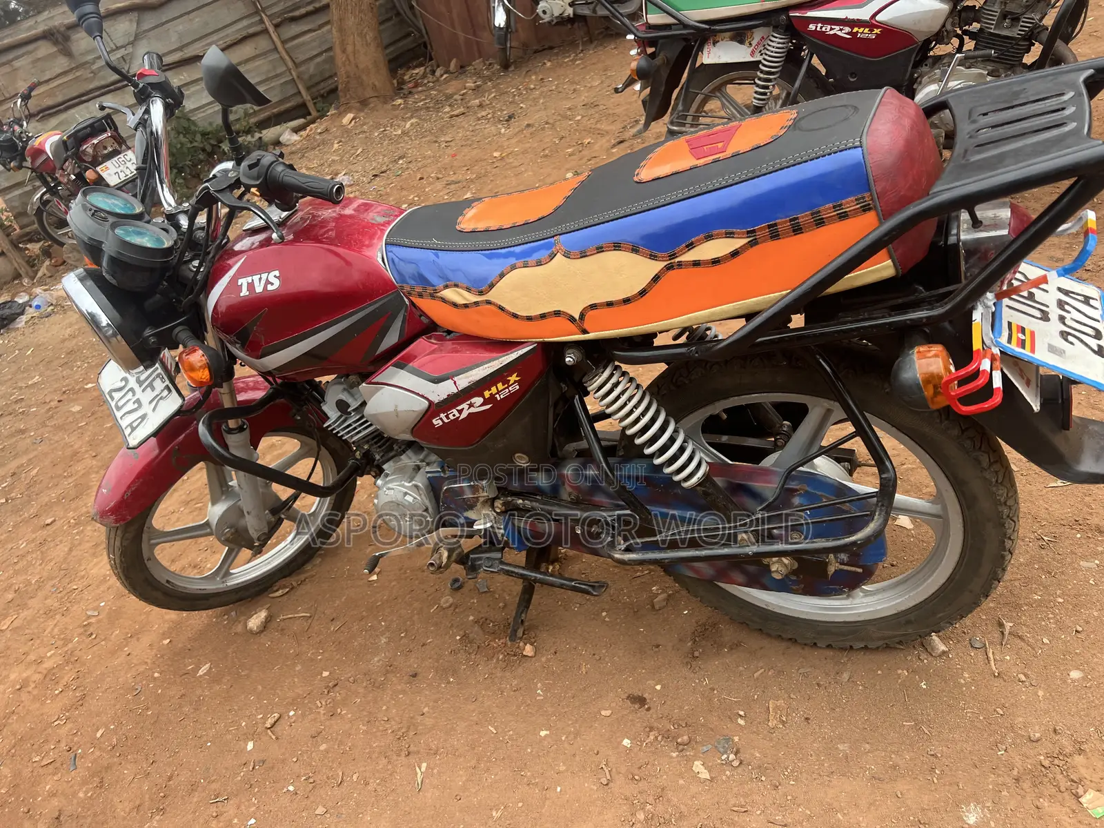 TVS HLX 125 2022 Red