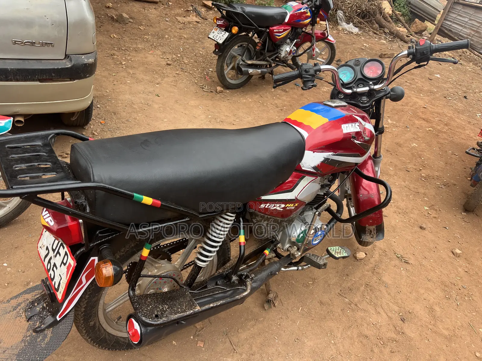 TVS HLX 125 2022 Red