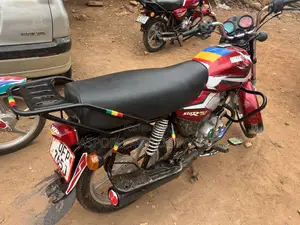 TVS HLX 125 2022 Red