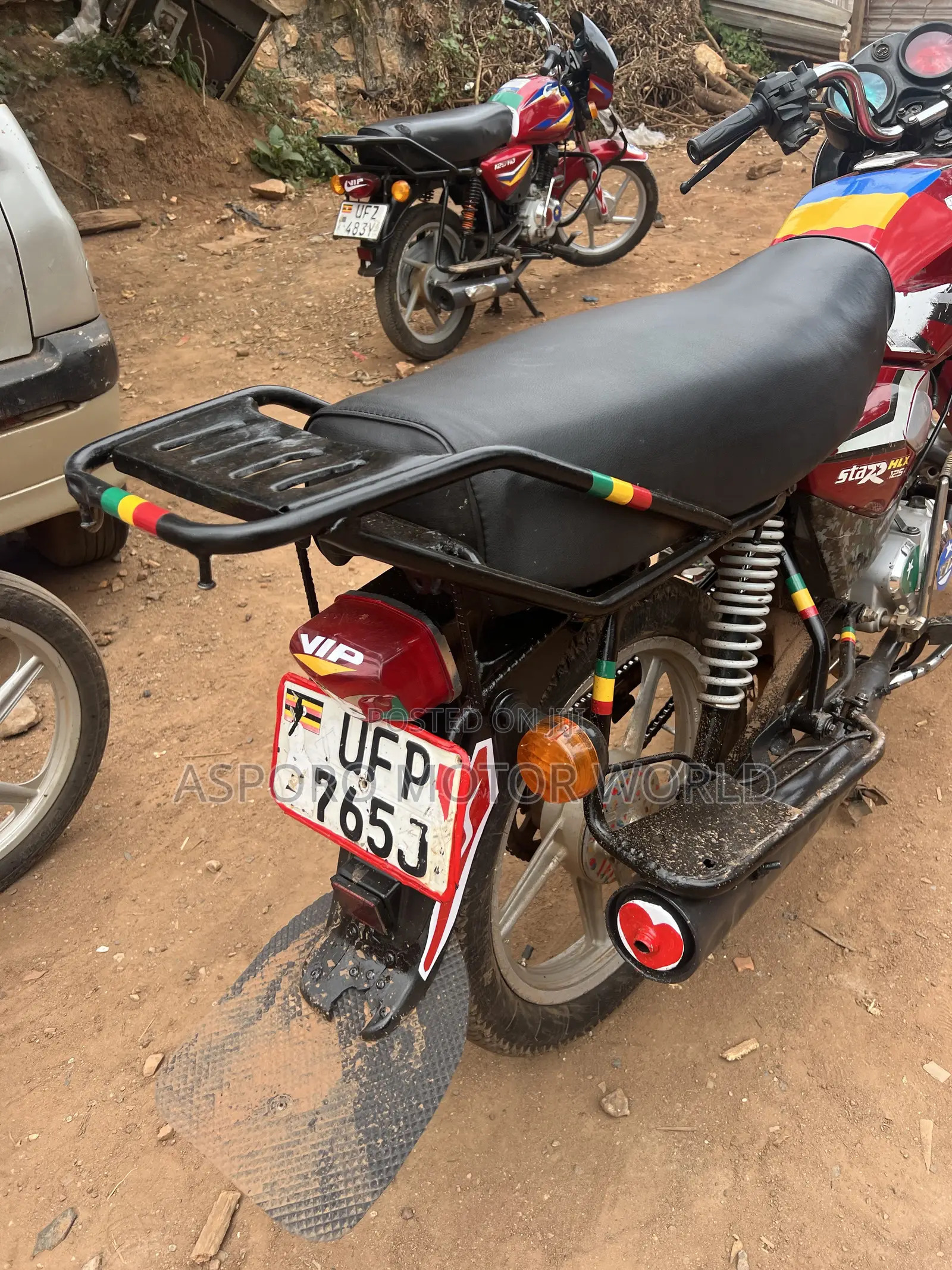 TVS HLX 125 2022 Red