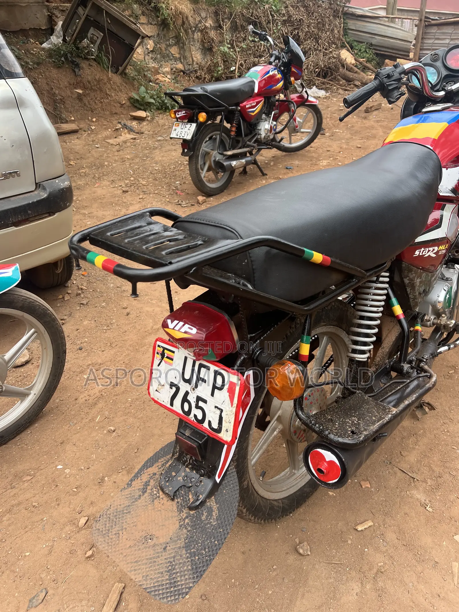 TVS HLX 125 2022 Red