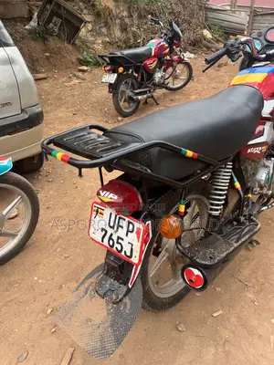 TVS HLX 125 2022 Red