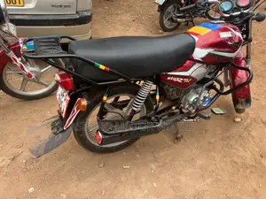 TVS HLX 125 2022 Red