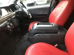Toyota HiAce 2010 Black