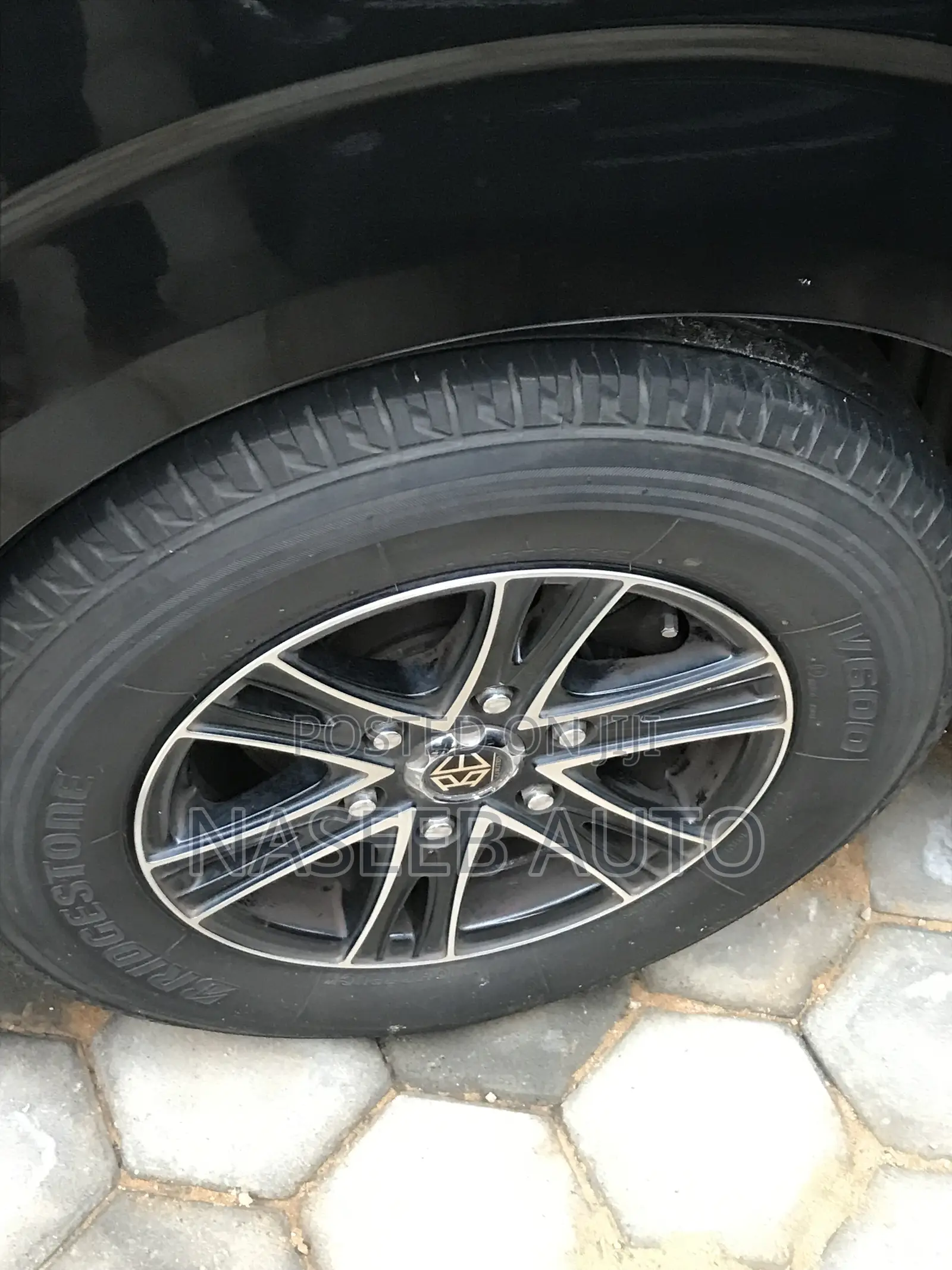 Toyota HiAce 2010 Black