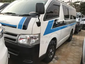 Toyota HiAce 2011 White