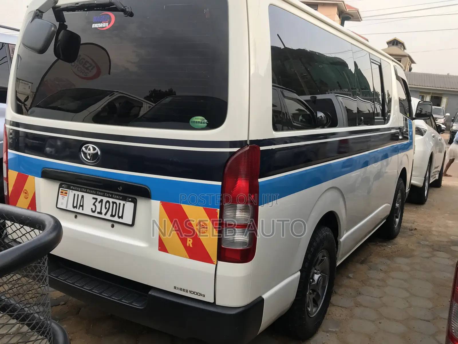 Toyota HiAce 2011 White