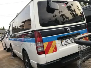 Toyota HiAce 2011 White