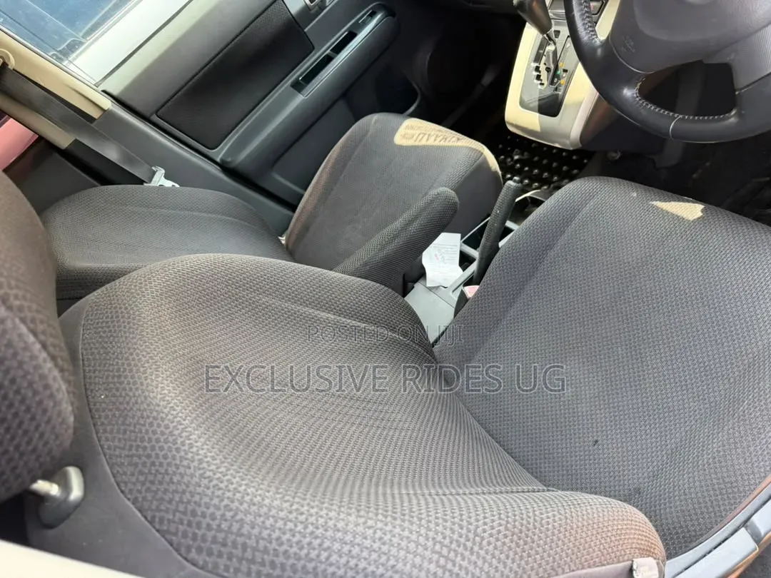 Toyota Corolla Rumion 2008 Silver