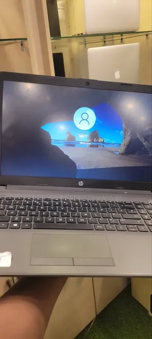 Laptop HP 250 G7 4GB Intel Celeron SSD 140GB