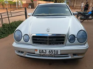 Mercedes-Benz E200 2002 Silver