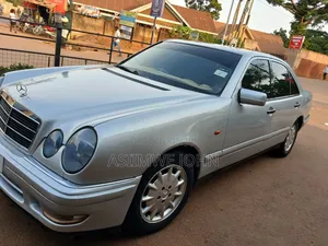 Mercedes-Benz E200 2002 Silver