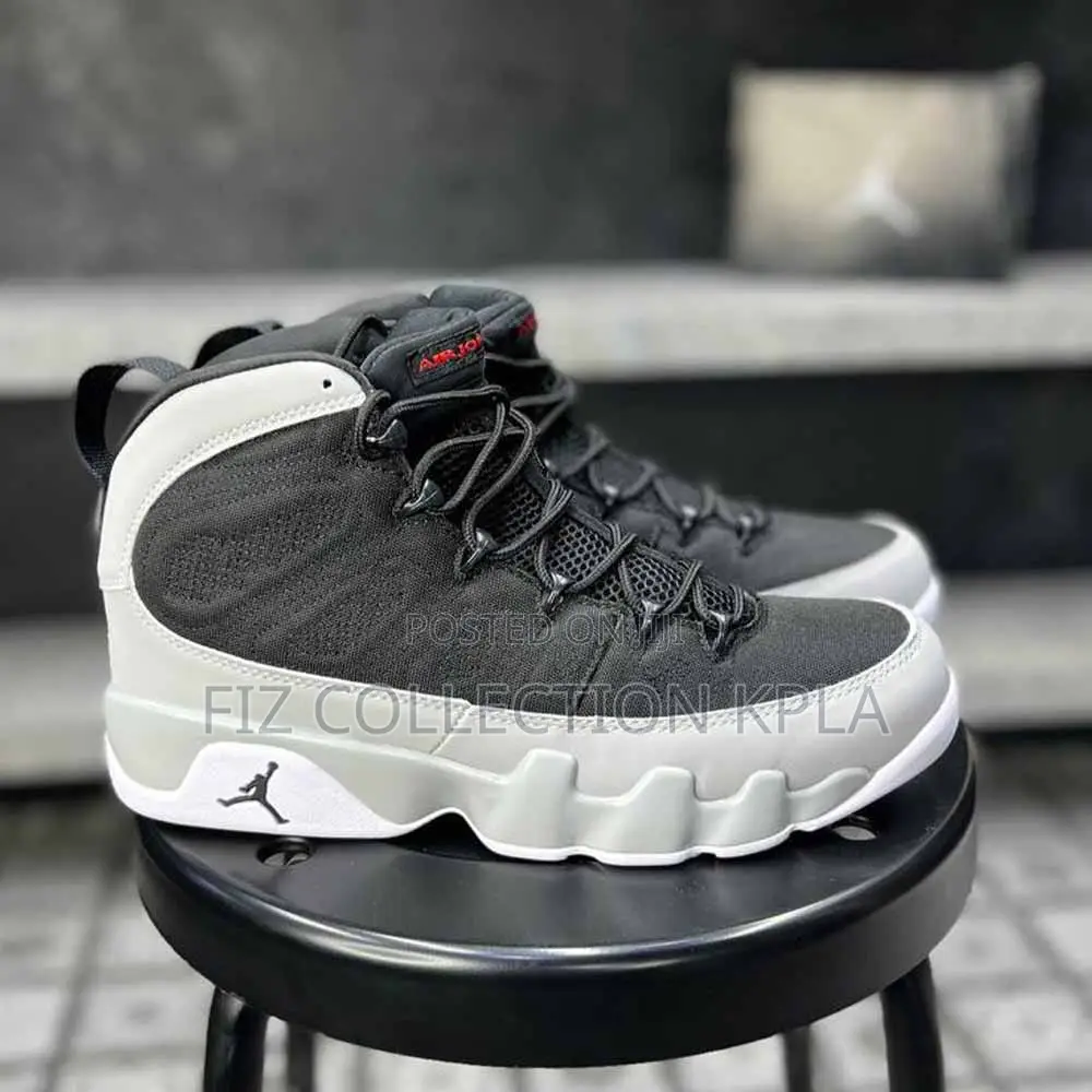 Air Jordan 9 Retro "Particle Grey".