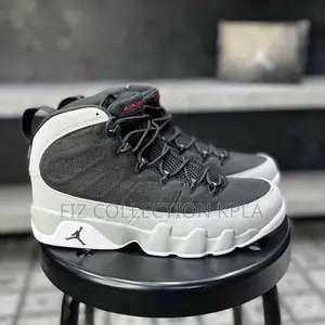 Air Jordan 9 Retro "Particle Grey".