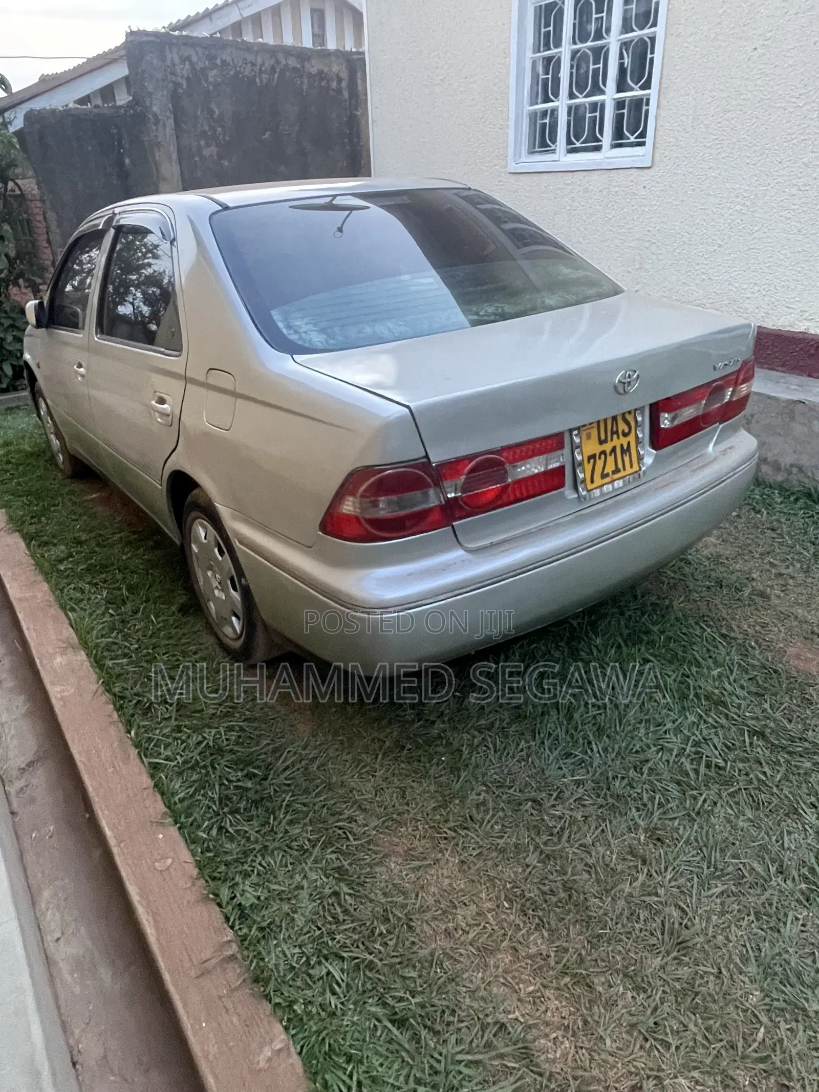 Toyota Vista 2000 Silver