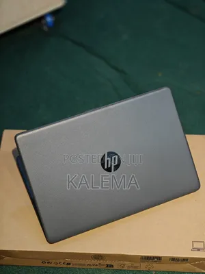 Laptop HP 250 G10 8GB Intel Core i5 HDD+SSD 256GB