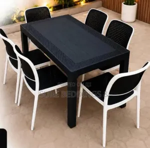 6 Sitters Plastic Dinning Set