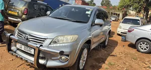 Toyota Vanguard 2011 Silver