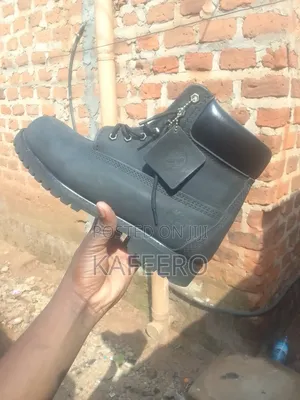 Timber Land Black