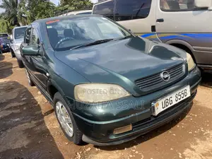 Opel Astra 2010 Green