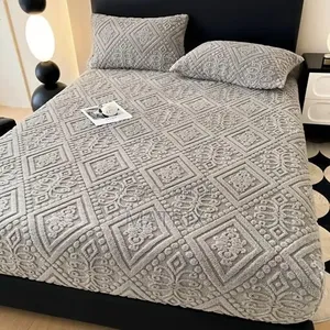 Fleece Mattress Cover With 2 Pillowcases.