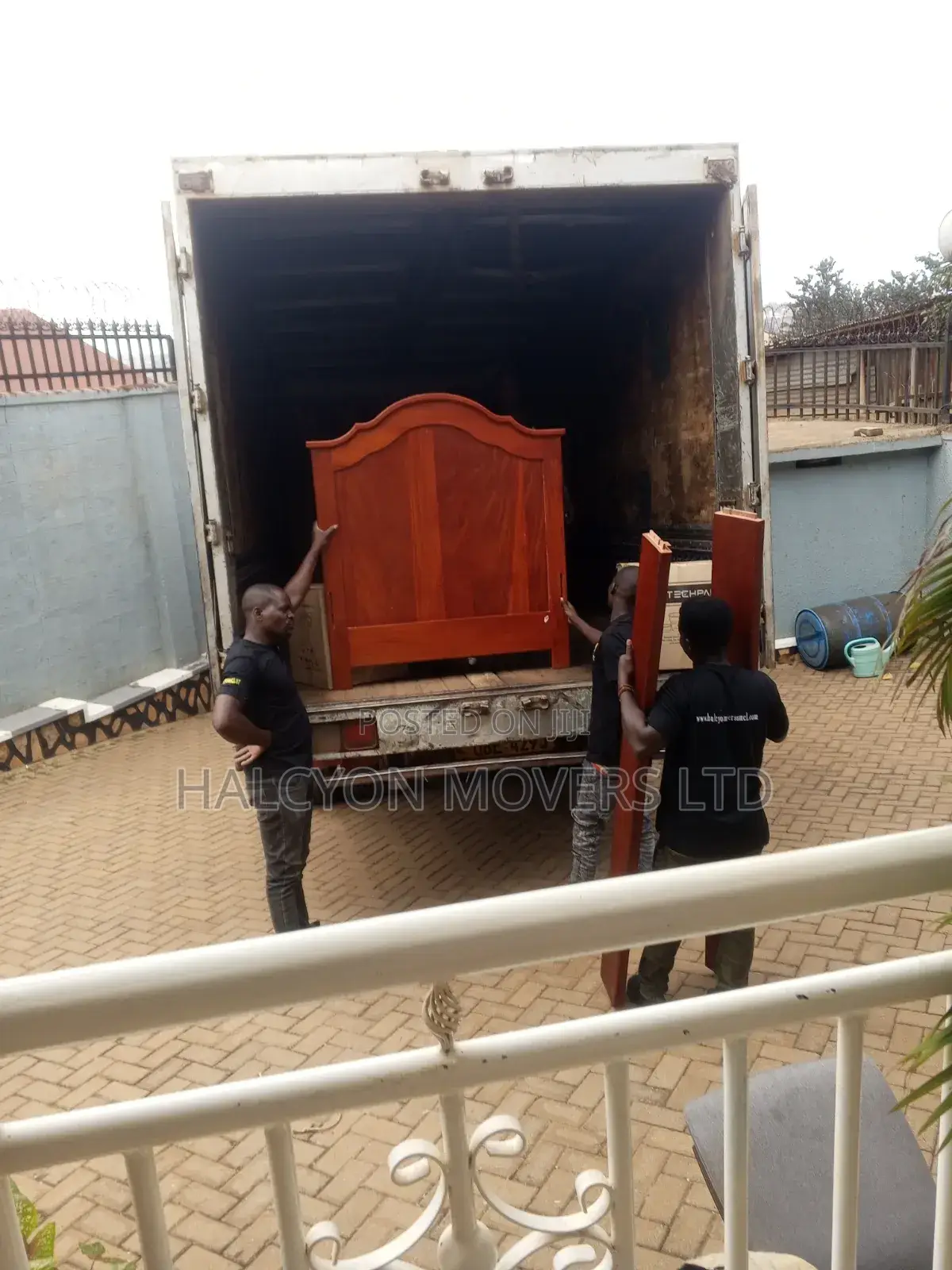 House Movers and Shifting Zx9