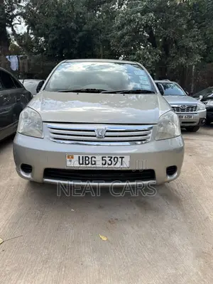 Toyota Raum 2007 Silver