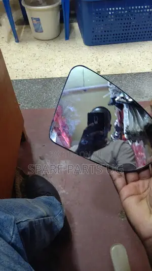 Nissan Dualis / Qashqai Side Mirror Glass