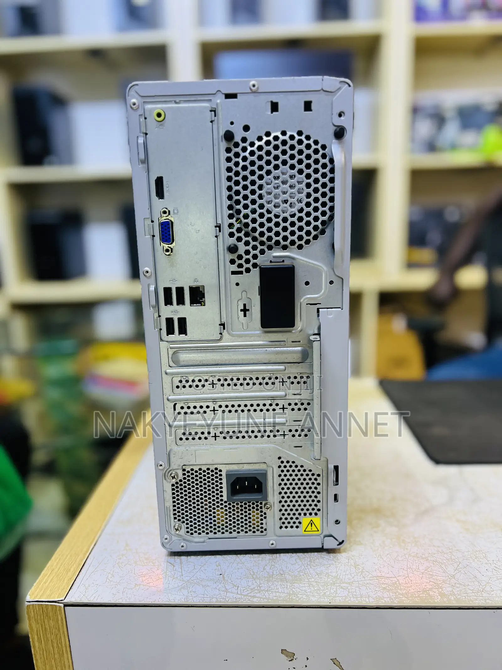 Desktop Computer Lenovo 8GB Intel Core i5 SSD 512GB
