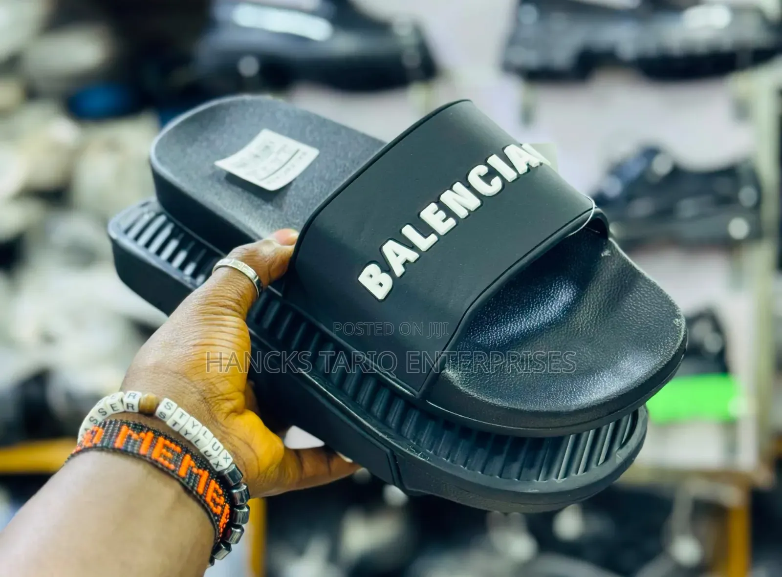 Chunky Designer-Inspired Statement Slides